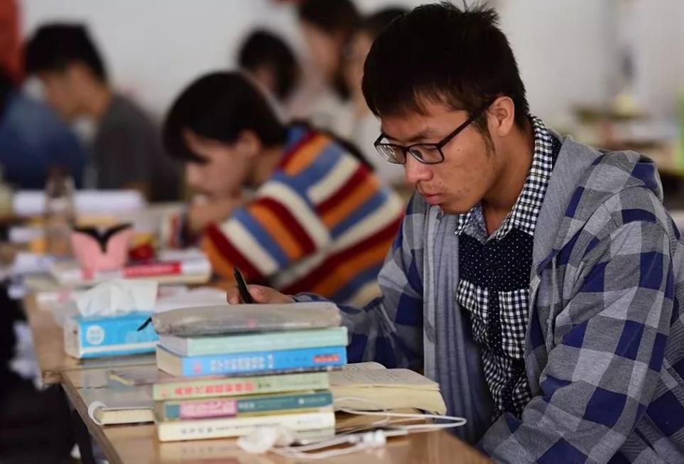 考验信息网，挑战与机遇并存的时代先锋