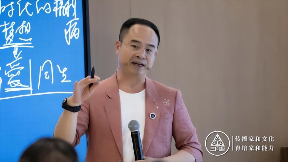 2043年澳门未来展望，科技与传统的和谐共舞2024年澳门今晚开奖结果查询